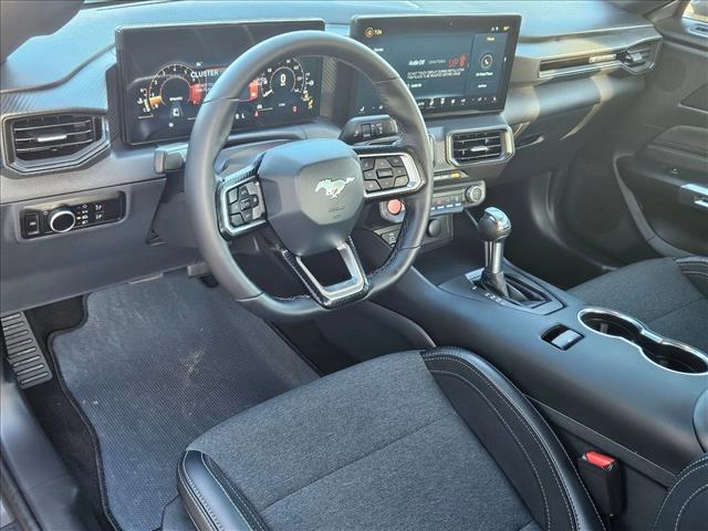 2025 Ford Mustang EcoBoost photo 3