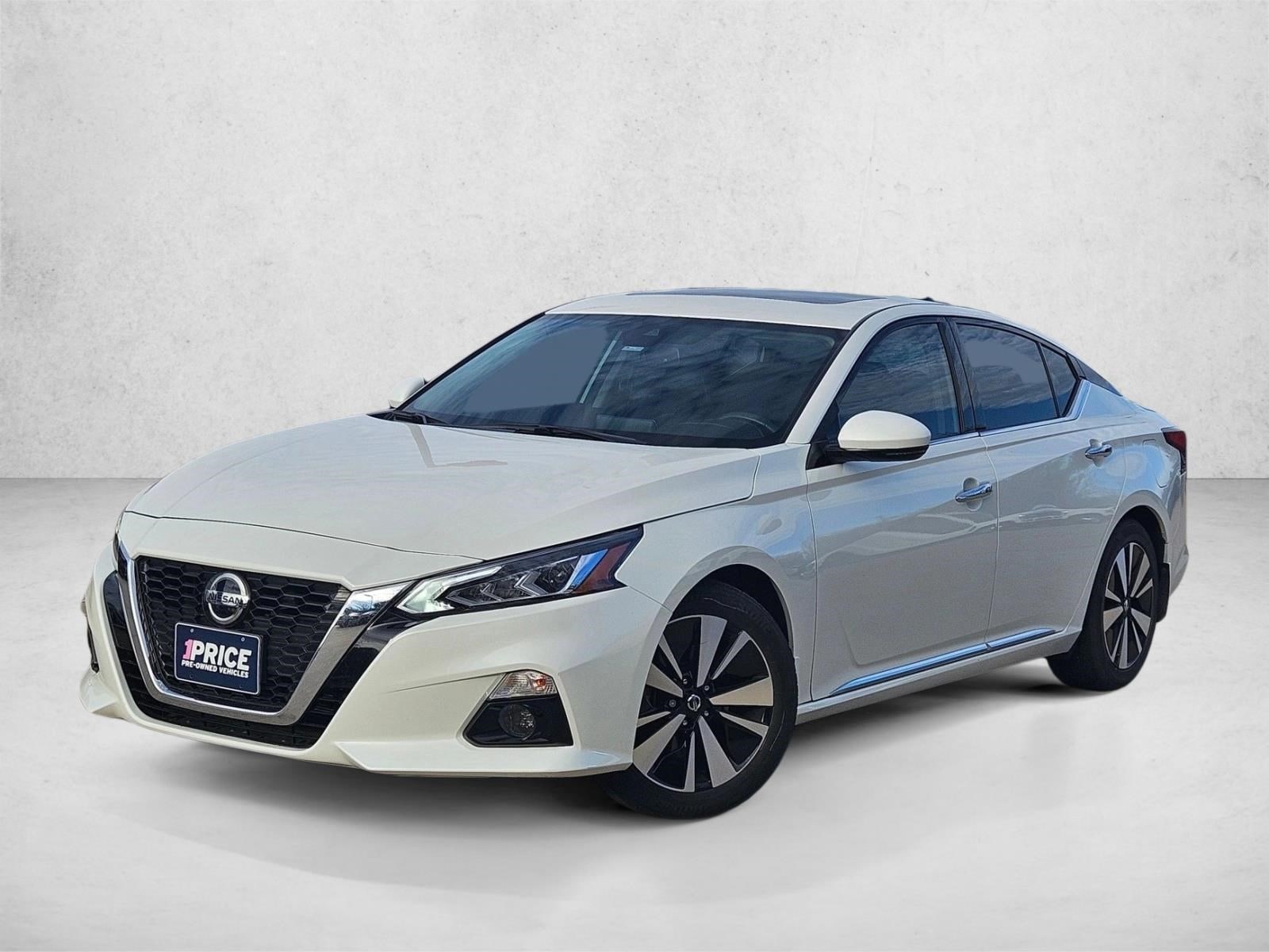 2020 Nissan Altima SL's photo