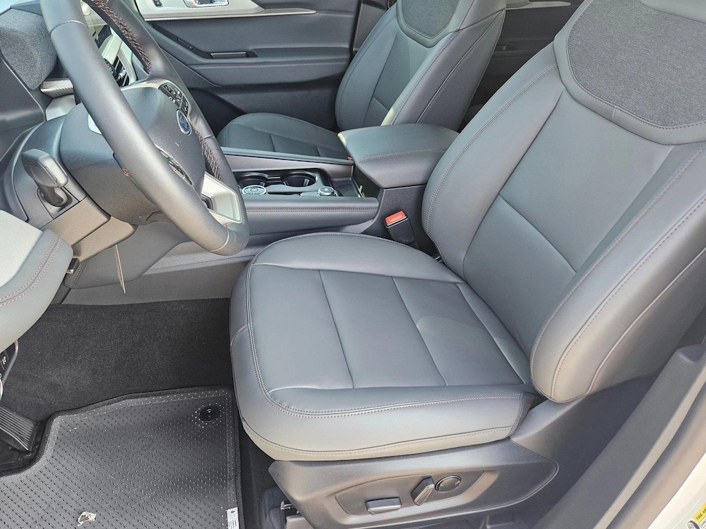 New 2026 Ford Explorer Active w/200A Pkg SUV