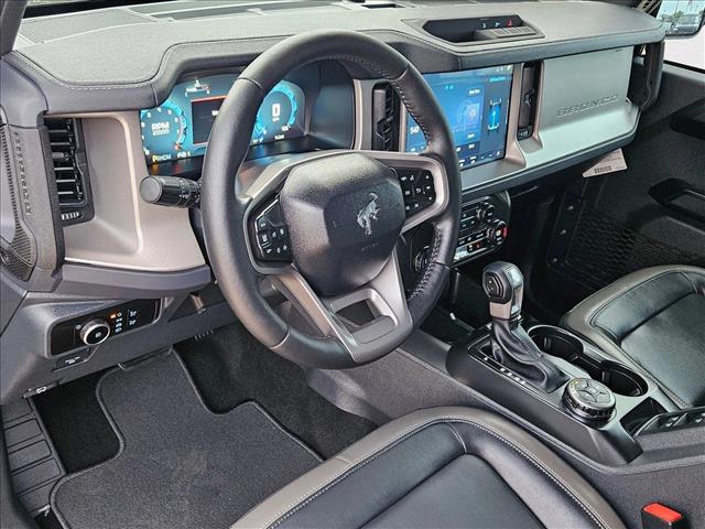 2025 Ford Bronco Outer Banks photo 3
