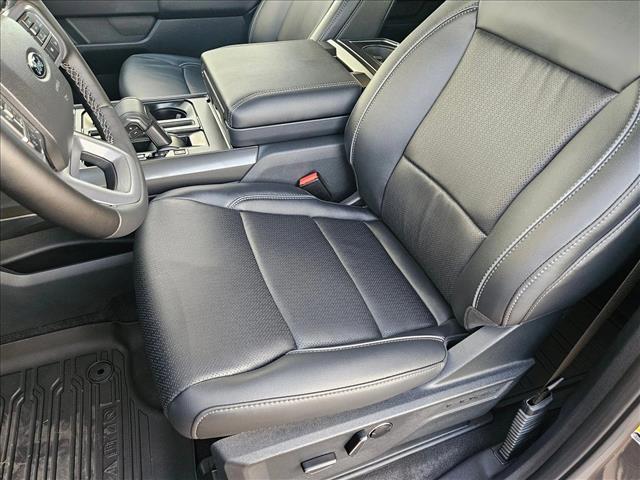 2025 Ford F-150 Lariat photo 4