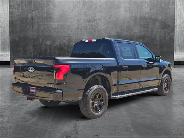 2025 Ford F-150 Lightning XLT photo 2