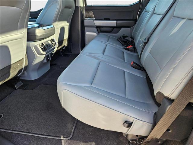 2025 Ford F-150 Lightning Flash - Photo 14