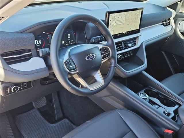 2026 Ford Explorer photo 2