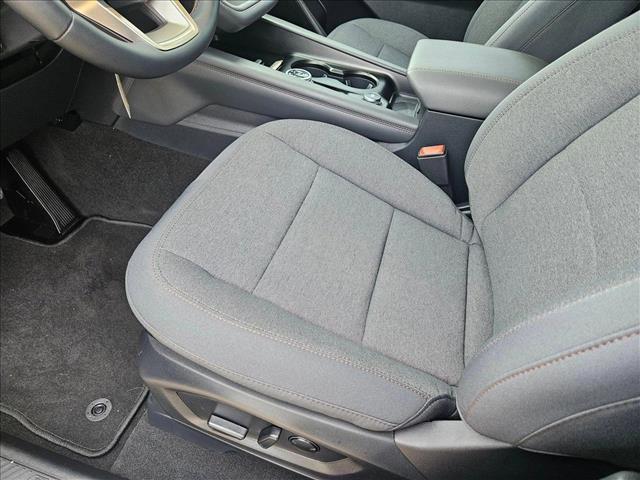 2025 Ford Explorer photo 4