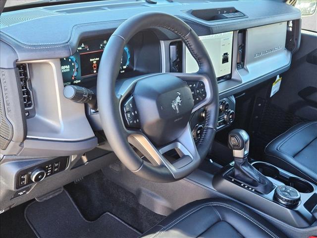 2025 Ford Bronco Outer Banks photo 3