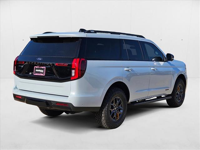 2025 Ford Expedition photo 2