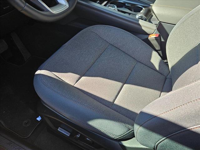 2025 Ford Explorer photo 4