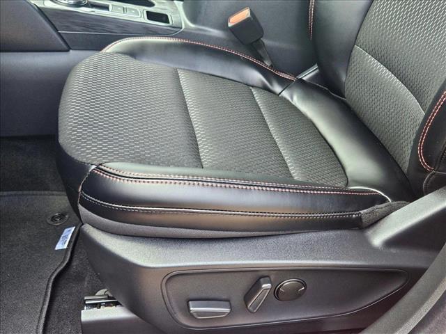 2025 Ford Escape ST-Line photo 4