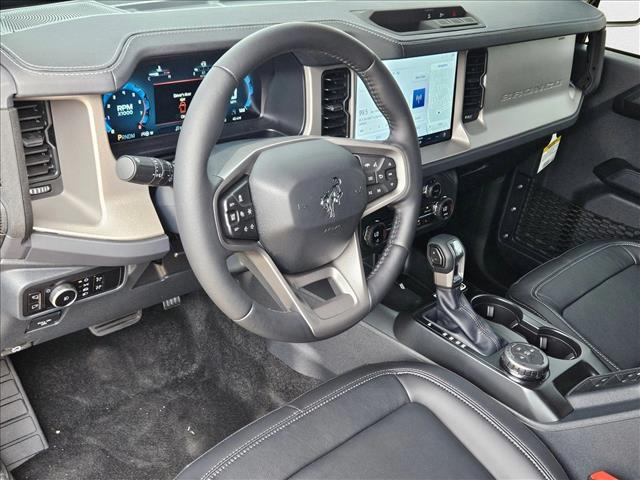 2025 Ford Bronco Outer Banks photo 3