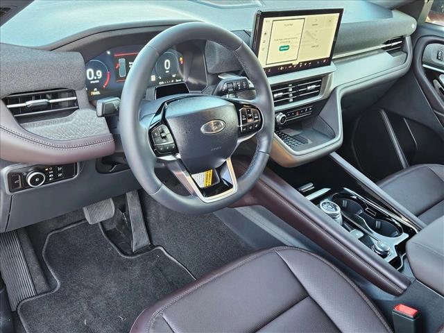 2025 Ford Explorer Platinum photo 3