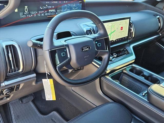 2025 Ford Expedition MAX Platinum photo 3