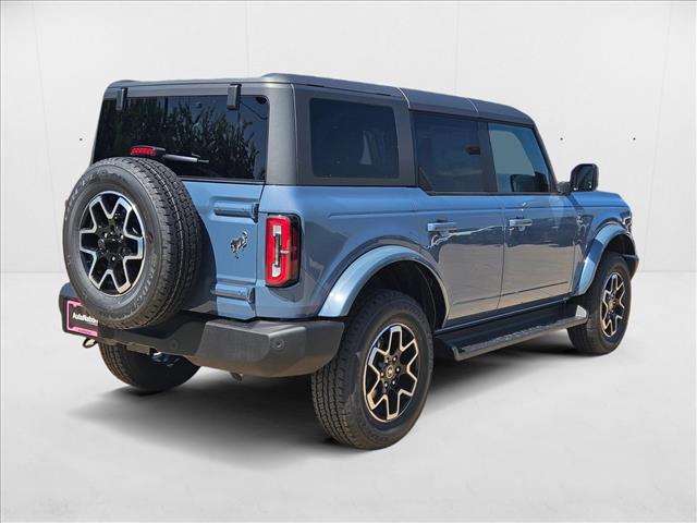 2025 Ford Bronco Outer Banks photo 2