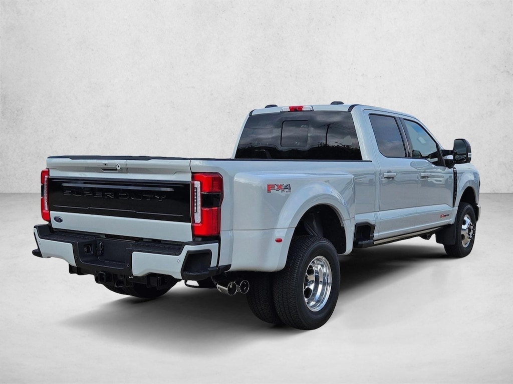 New 2026 Ford F-350 Platinum Truck Crew Cab