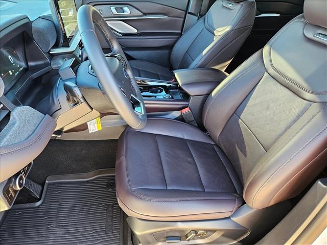 2026 Ford Explorer Platinum photo 4