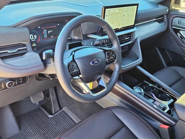 2026 Ford Explorer Platinum photo 3