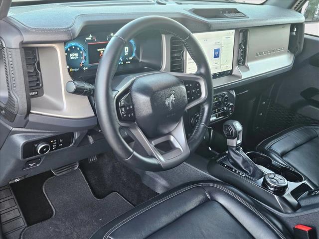 2025 Ford Bronco Outer Banks photo 2