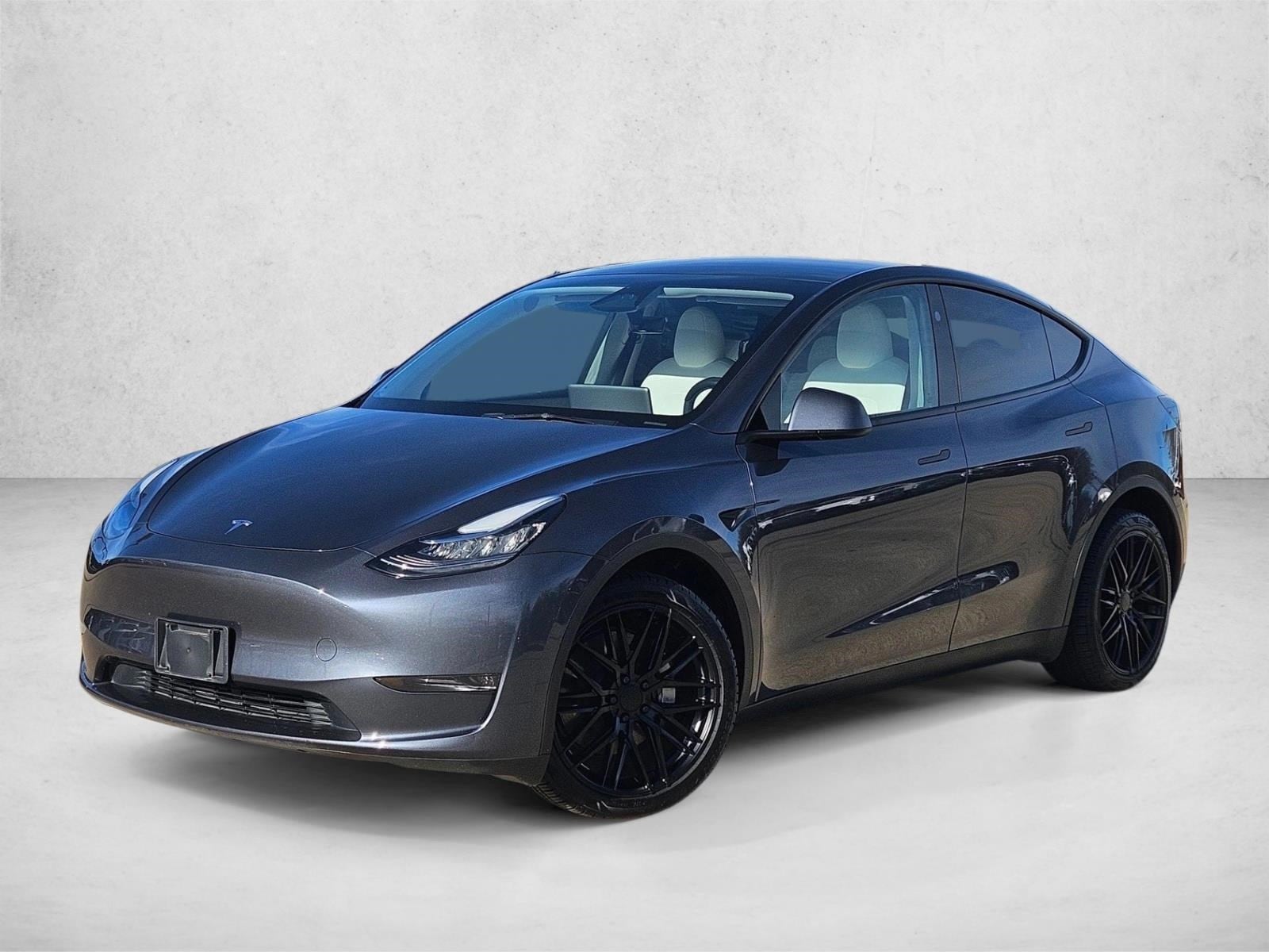 2023 Tesla Model Y Long Range's photo