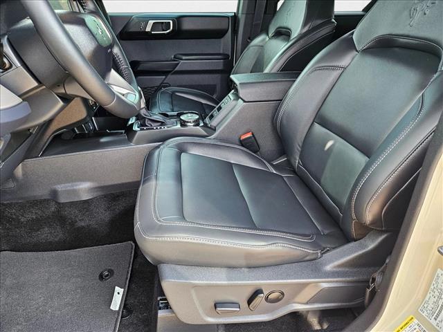 2025 Ford Bronco Outer Banks photo 4