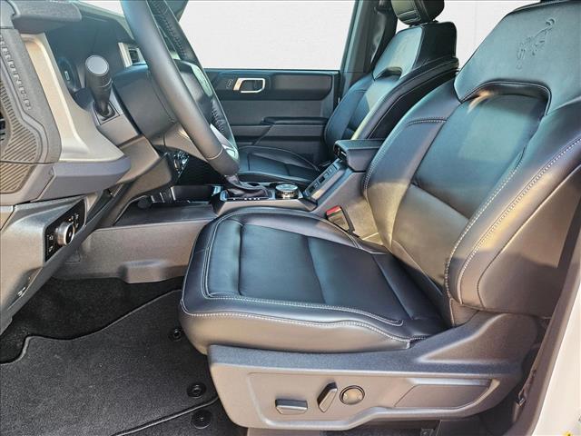 2025 Ford Bronco Outer Banks photo 3