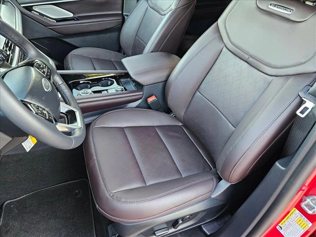 2025 Ford Explorer Platinum photo 4