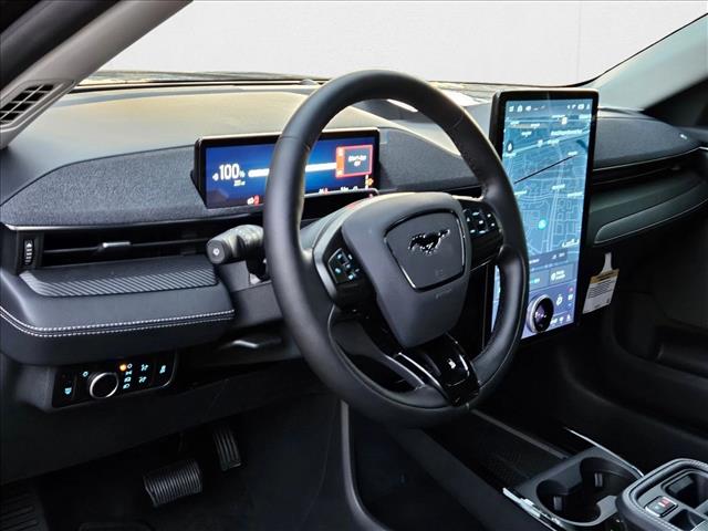 2025 Ford Mustang Mach-E Premium photo 3