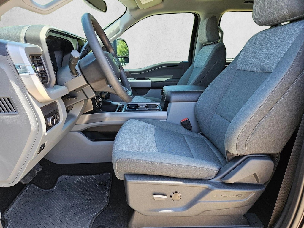 New 2026 Ford F-250 XLT Truck Crew Cab
