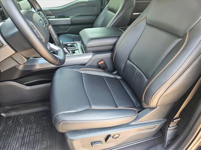 2025 Ford F-150 Lariat photo 4