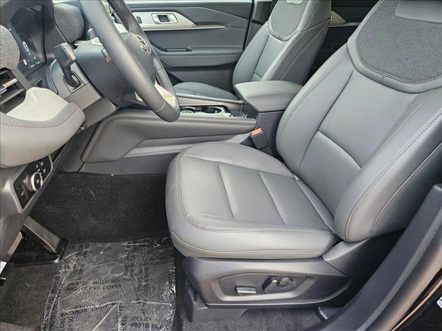 2026 Ford Explorer photo 3