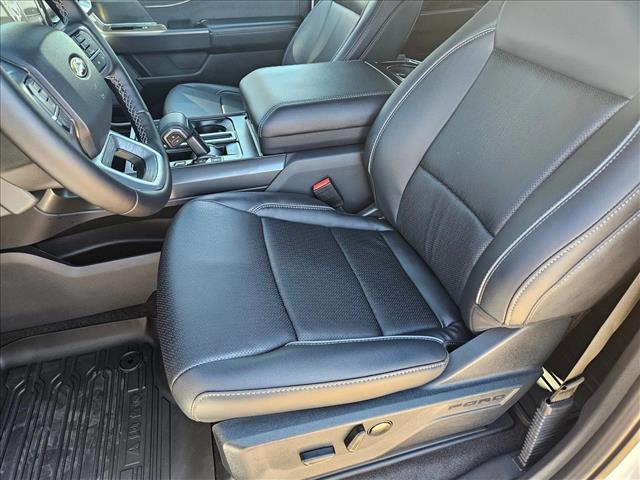 2025 Ford F-150 Lariat photo 4