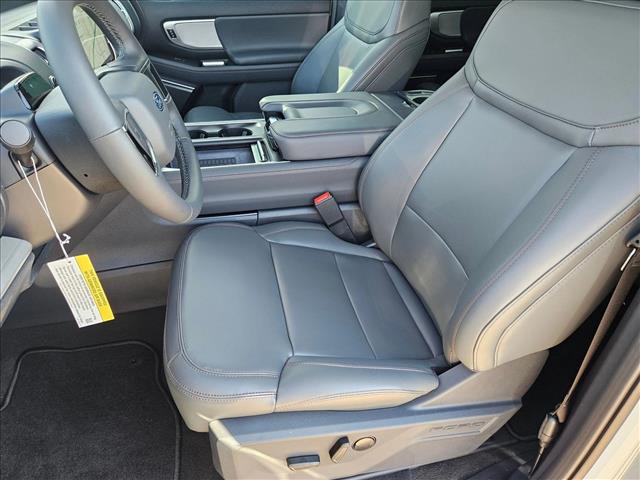 2025 Ford Expedition MAX photo 4