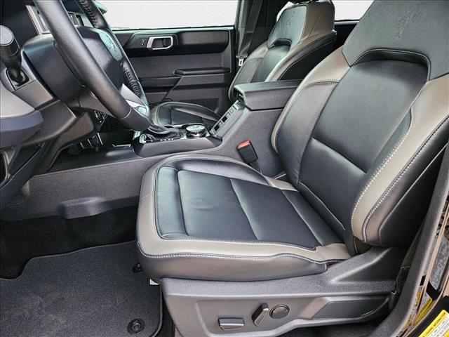 2025 Ford Bronco Outer Banks photo 4
