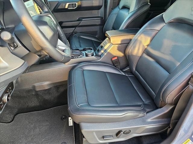 2025 Ford Bronco Outer Banks photo 3