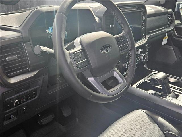 2025 Ford F-150 Lariat photo 3