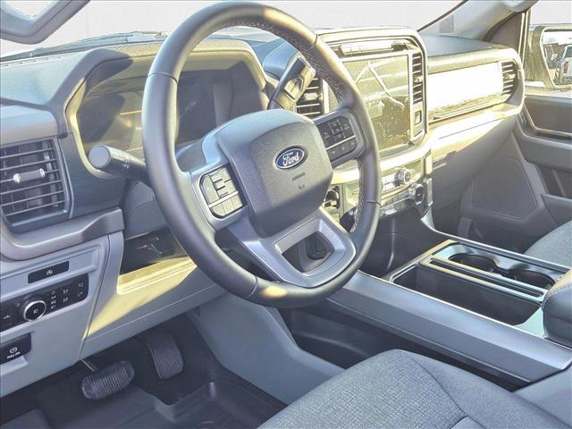 2025 Ford F-150 XLT photo 3