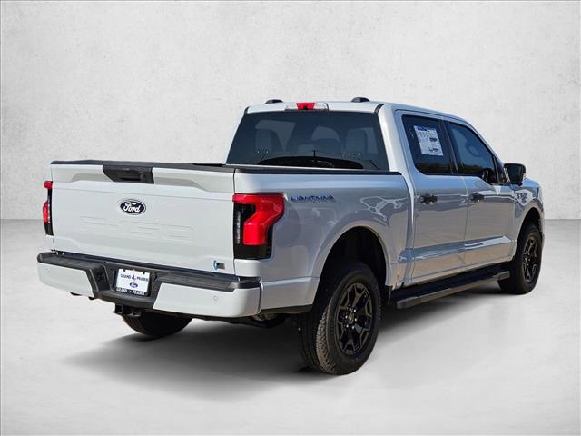 2025 Ford F-150 Lightning XLT photo 2