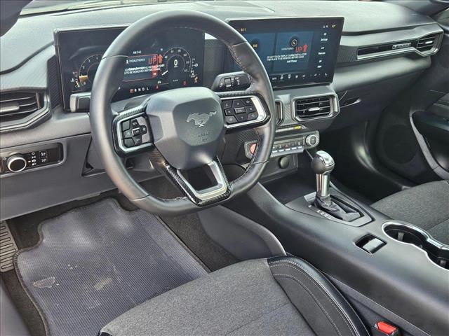 2025 Ford Mustang EcoBoost photo 3