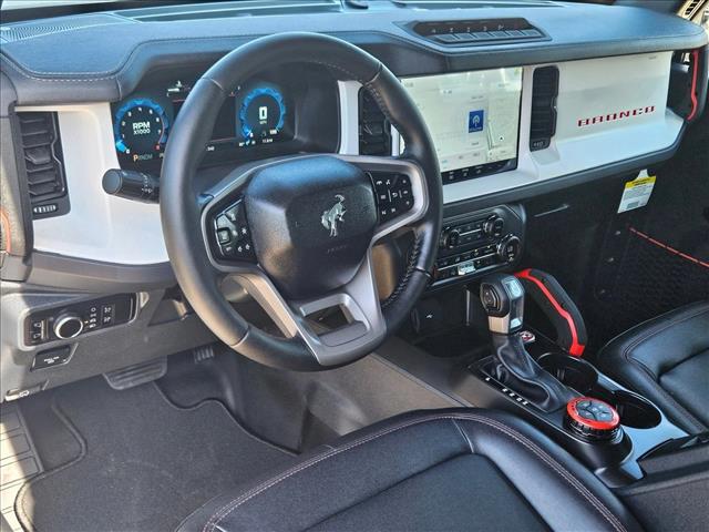 2025 Ford Bronco First Edition photo 3