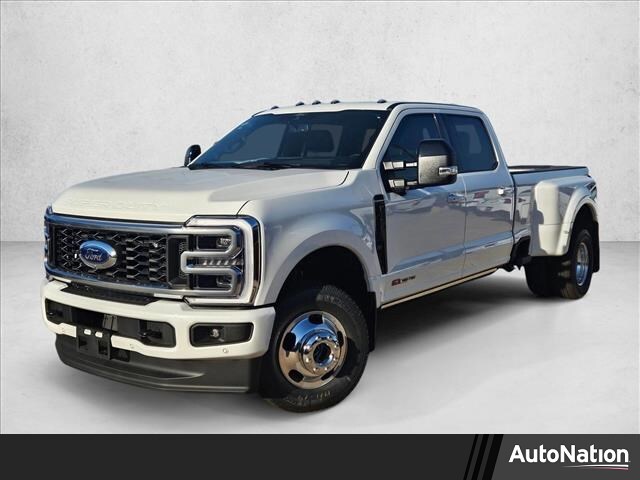 2026 Ford F-350 Super Duty Platinum's photo