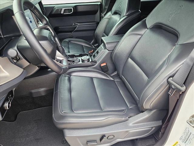 2025 Ford Bronco Outer Banks photo 4