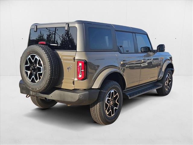 2025 Ford Bronco Outer Banks photo 2