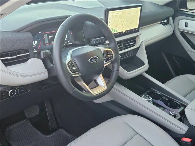 2026 Ford Explorer photo 3