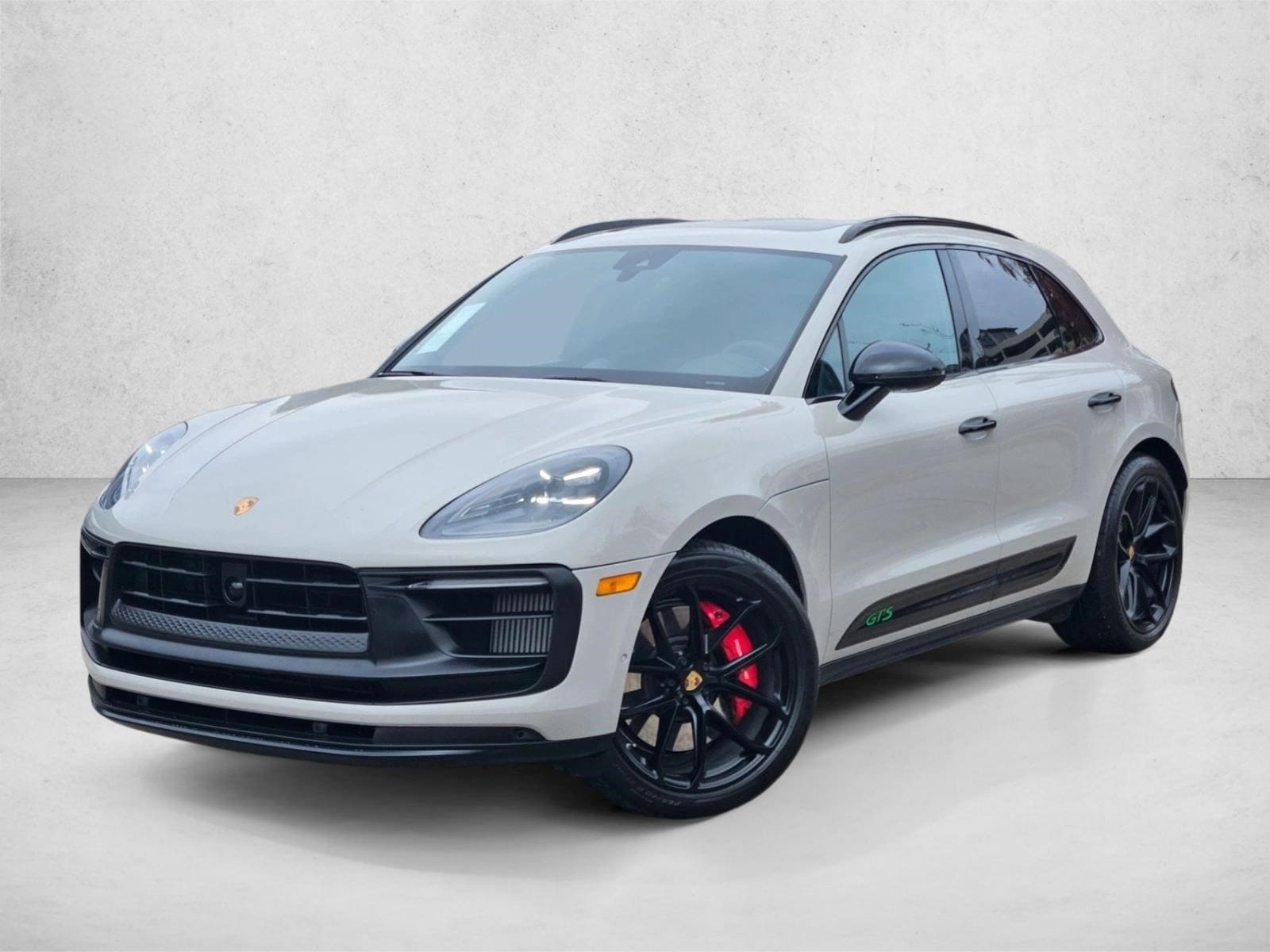 2022 Porsche Macan GTS's photo