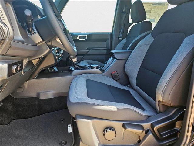 2025 Ford Bronco Base photo 4
