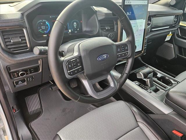2025 Ford F-150 Lightning Lariat photo 3