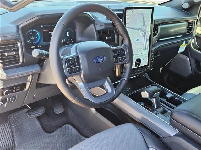 2025 Ford F-150 Lightning Lariat photo 3