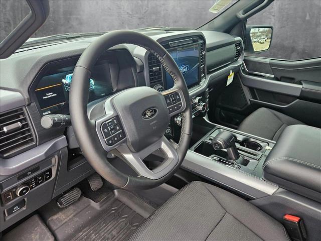 2025 Ford F-150 XLT photo 3