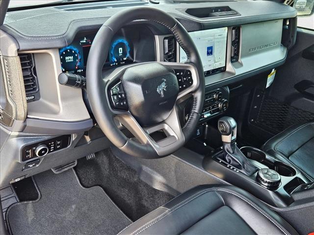 2025 Ford Bronco Outer Banks photo 3