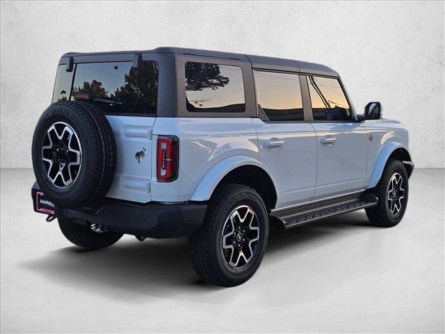 2025 Ford Bronco Outer Banks photo 2