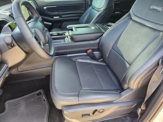 2025 Ford Expedition Platinum photo 4